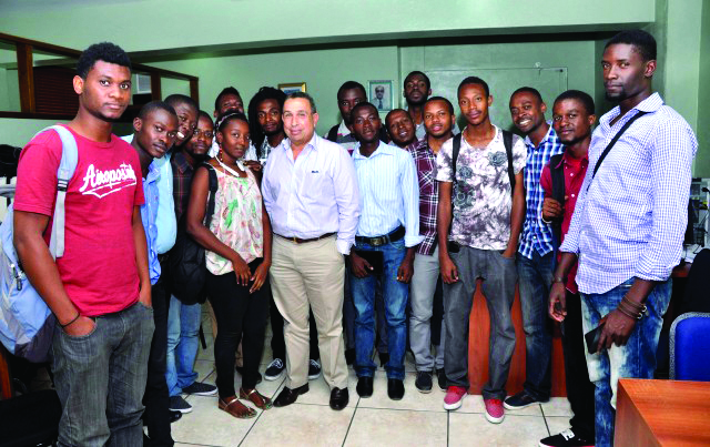 A delegation from the Faculté d’ethnologie visit Le Nouvelliste