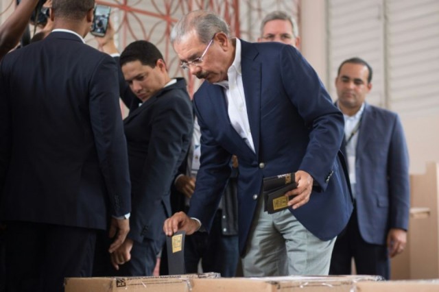 Danilo Medina en tête de la présidentielle en Rép Dominicaine 