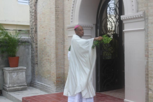 Sainte Rose de Lima contente de retrouver sa chapelle