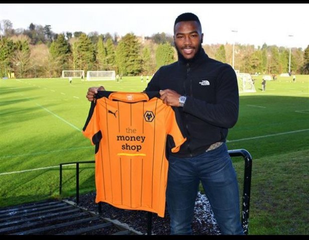 Duckens Nazon signe en Angleterre