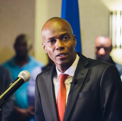 Jovenel Moïse inculpé mais libre de ses mouvements