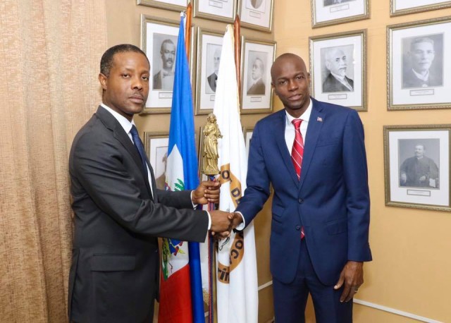 Jovenel Moïse en visite au barreau de Port-au-Prince