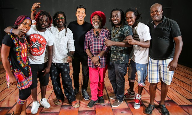 Collaboration payante pour Lakou Mizik, Michael Brun et J-Perry