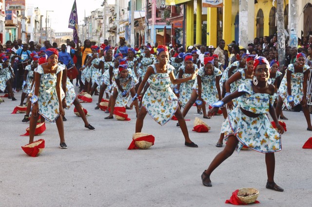 Faute d’organisation, le défilé artistique des Cayes perd de sa magie