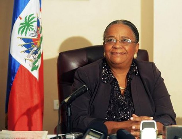 « Au lieu de la rapiécer et la rafistoler mieux vaut avoir une autre Constitution», selon Mirlande Manigat