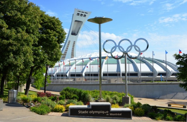 Le stade olympique de Montréal, abri des réfugiés haïtiens au Canada