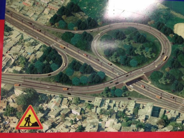 Le premier échangeur routier du pays en construction à Carrefour
