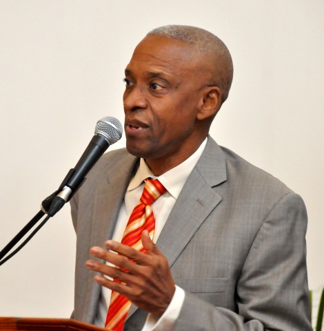 Déficit budgétaire : Kesner Pharel ne partage pas l’optimisme de Jovenel Moise