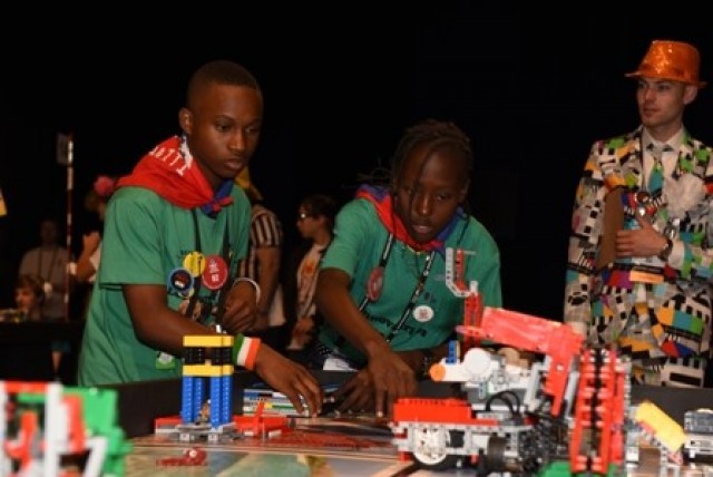 Une équipe du collège Saint-Joseph du Cap-Haïtien remporte un trophée au championnat mondial de robotique au Texas