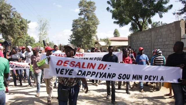 Hinche : les manifestants en colère contre les dilapideurs du fonds PetroCaribe