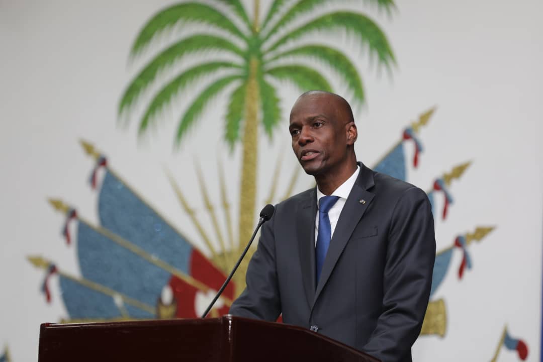 Jovenel Moïse et Jean Henry-Céant devant l'Assemblée nationale
