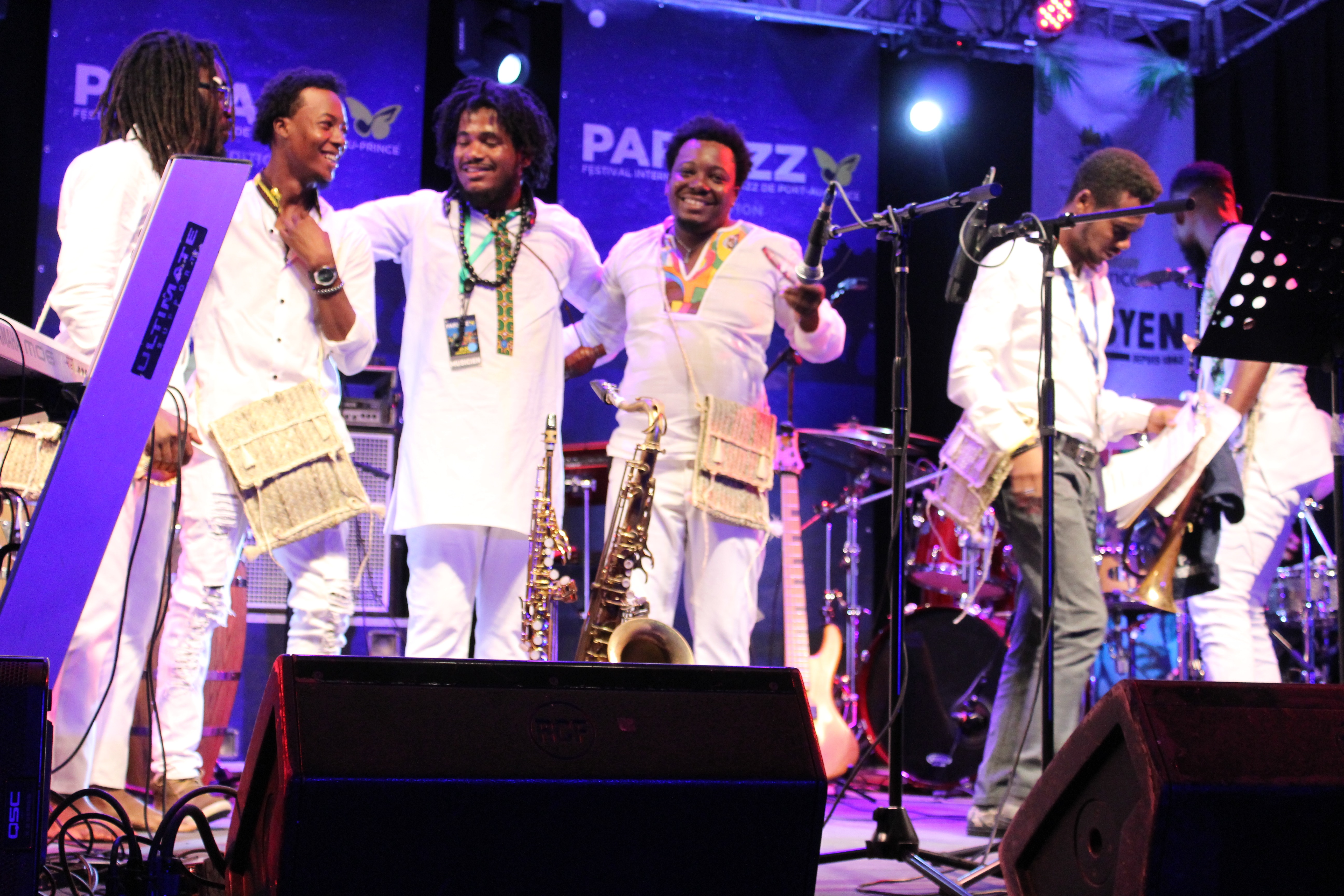 Les paraphrases musicales de SMS Kreyòl au Festival international de jazz de Port-au-Prince