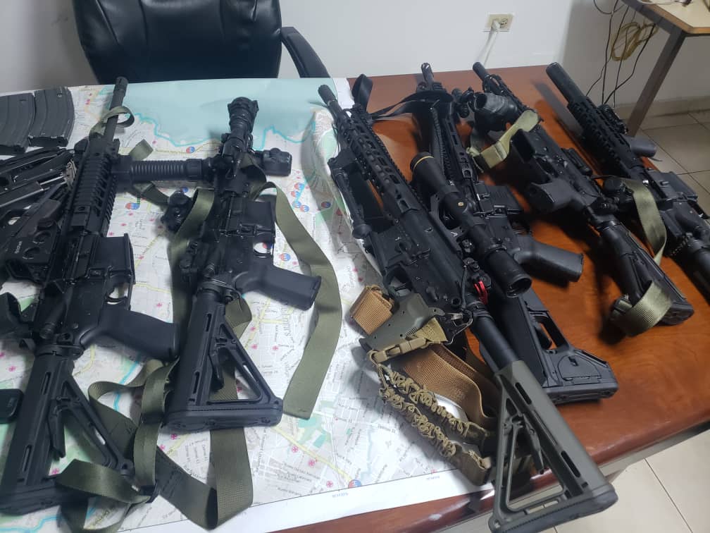 Les 7 étrangers lourdement armés arrêtés « transférés » aux États-Unis
