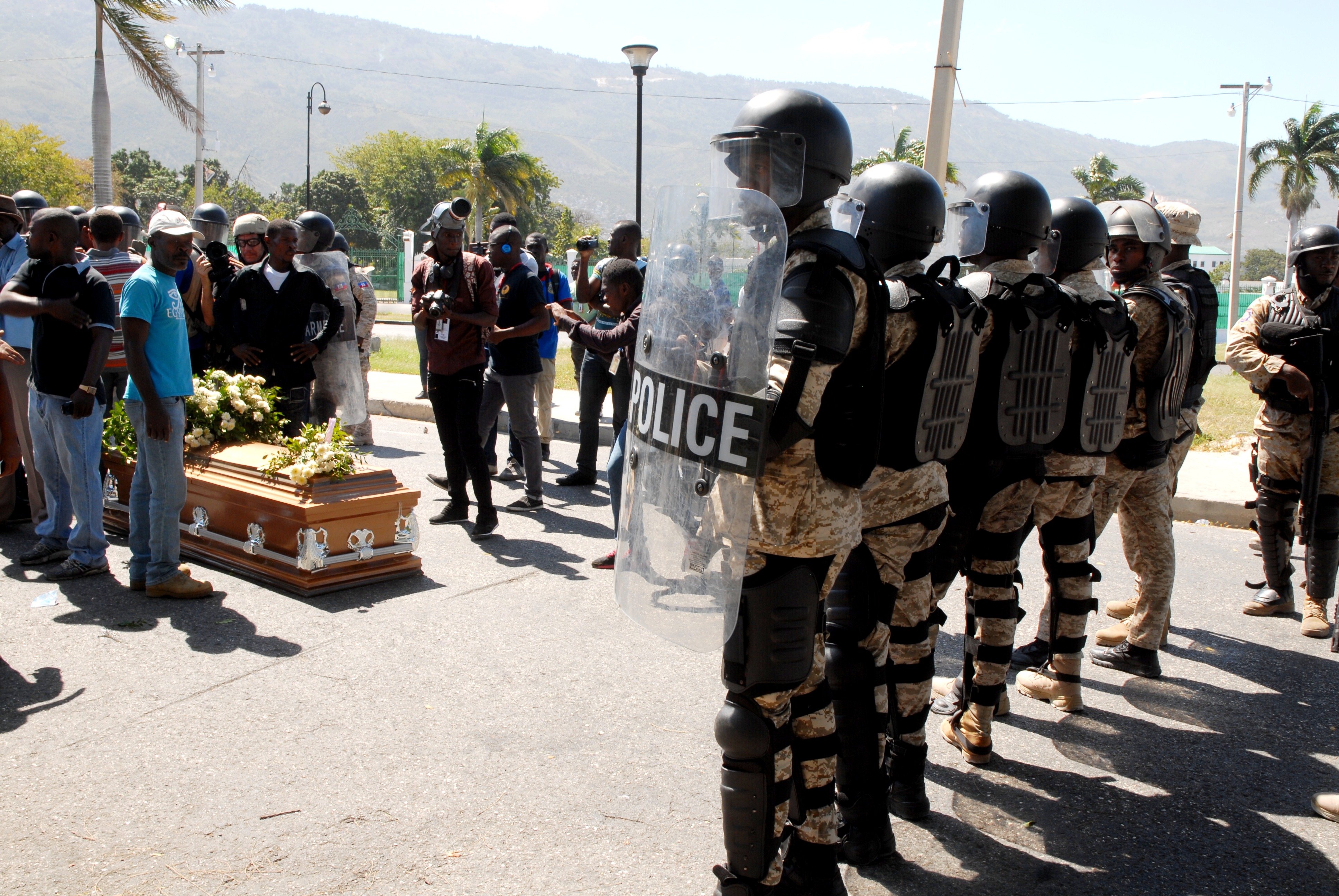 Inhumation de deux militants tués durant les récentes manifestations