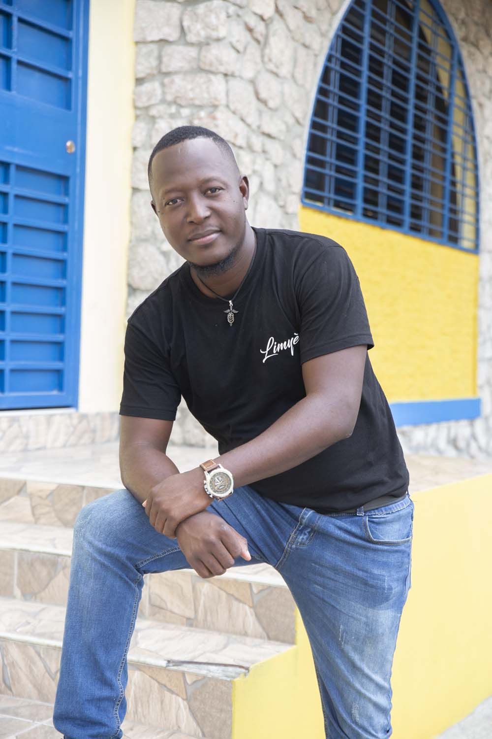 « Limyè », le premier recueil de poèmes de Mackenson César