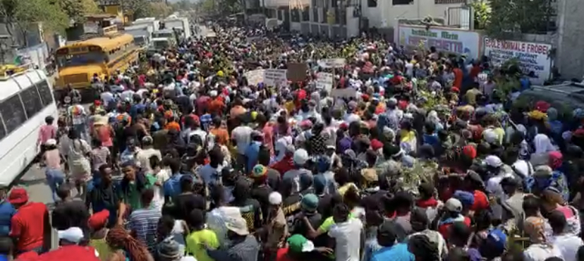 Manifestation, barricades, «bat tenèb», Port-au-Prince dit non à l’insécurité