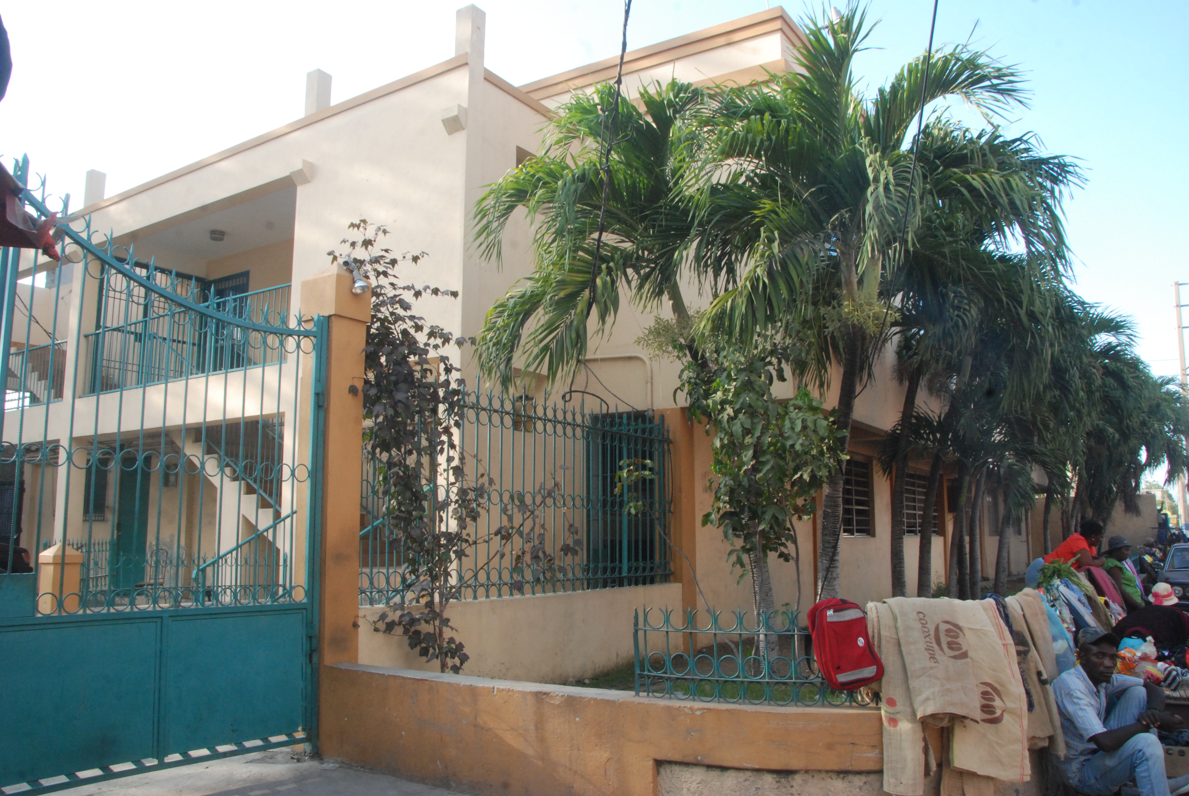 Covid-19, à cause des lacunes du ministère de la Santé, l’Hôpital Français d’Haïti, vieux de 100 ans, suspend ses services 