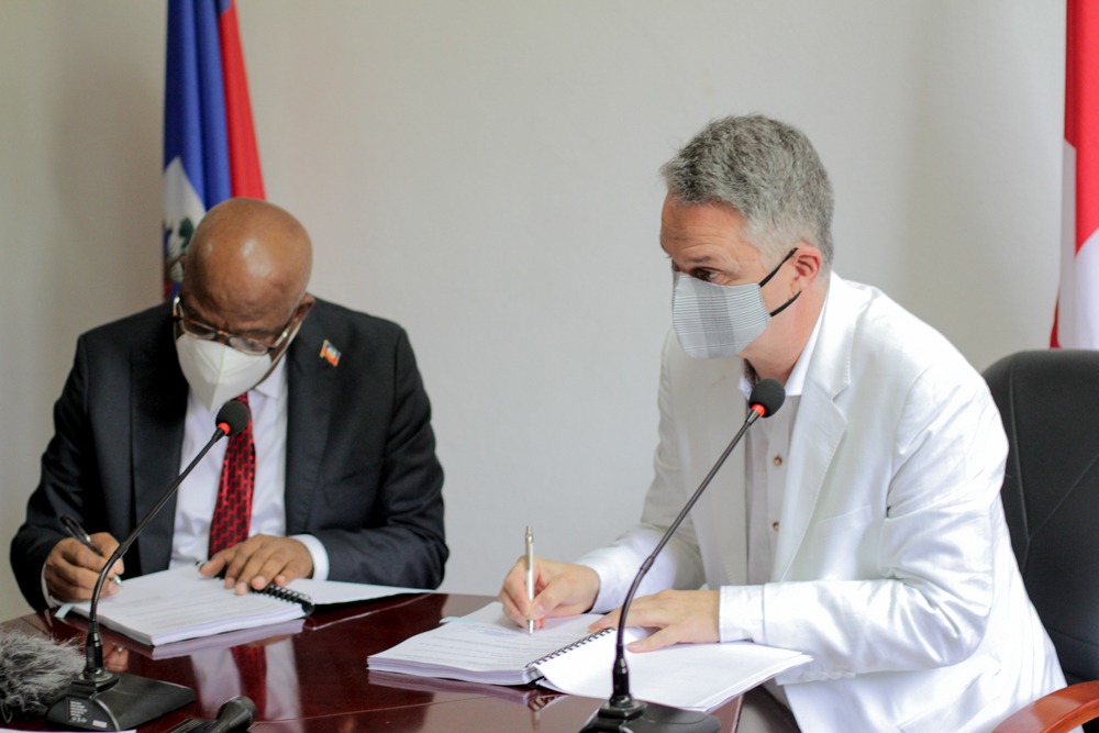 Double accord signé entre l’État haïtien et la Confédération suisse