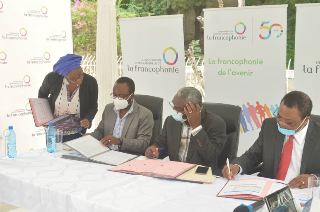 Signature de deux protocoles d'accord en vue de renforcer des centres de lecture et d'animation culturelle