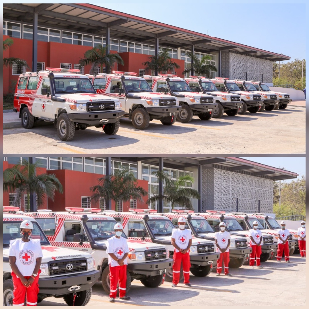 La Croix-Rouge chinoise fait don de cinq ambulances équipées à Haïti
