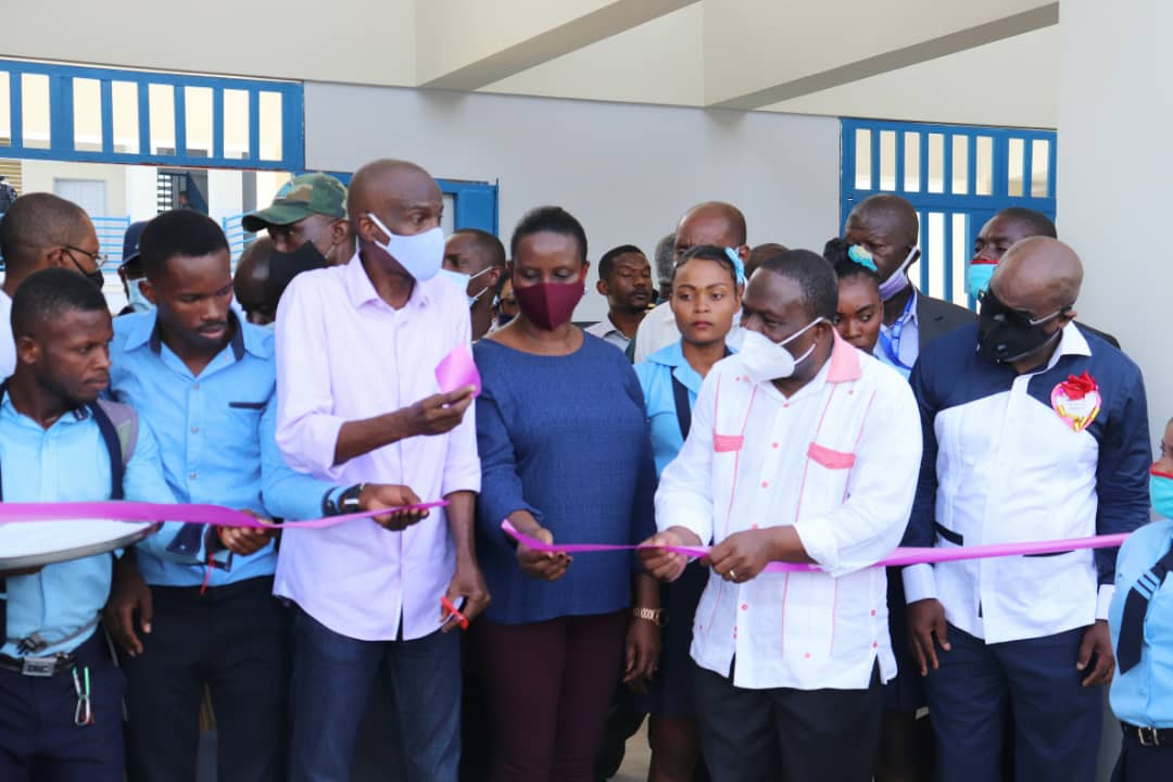 Inauguration du lycée Roseline Vaval de Vialet