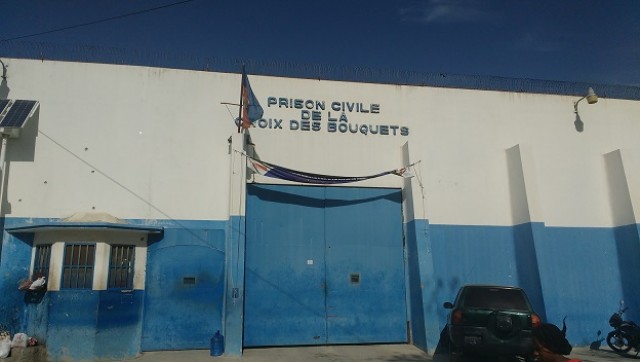 Évasion à la prison de Croix-des-Bouquets: Au moins 25 personnes tuées, plus de 400 évadés, Arnel Joseph abattu