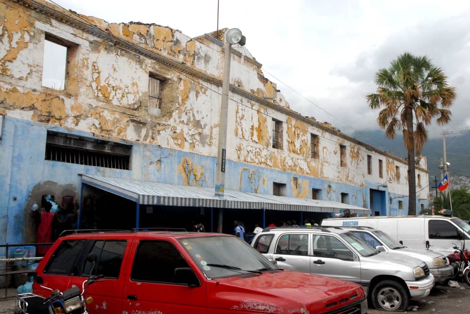 Évasion de prisonniers du pénitencier national après l'assaut des gangs sur Port-au-Prince