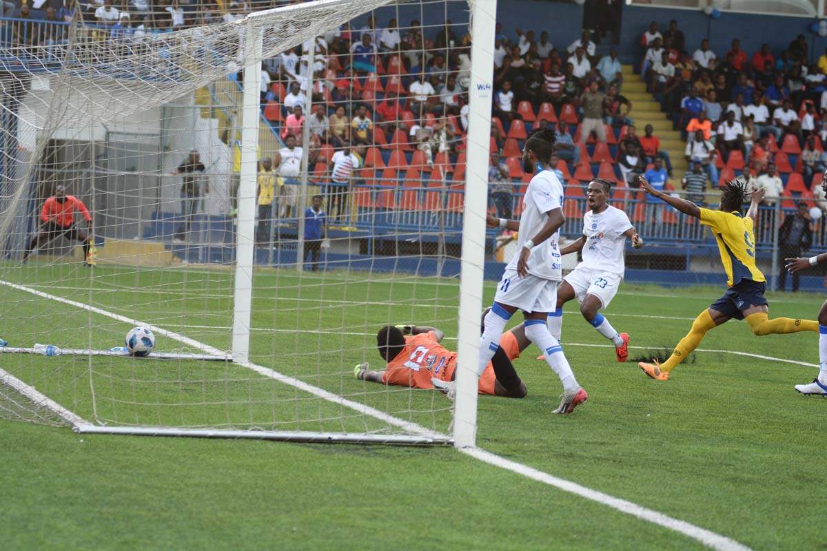 Le Racing FC prend la dernière place du classement général
