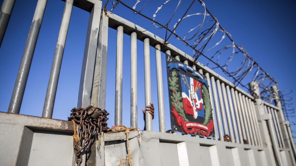 La République dominicaine clôture Haïti