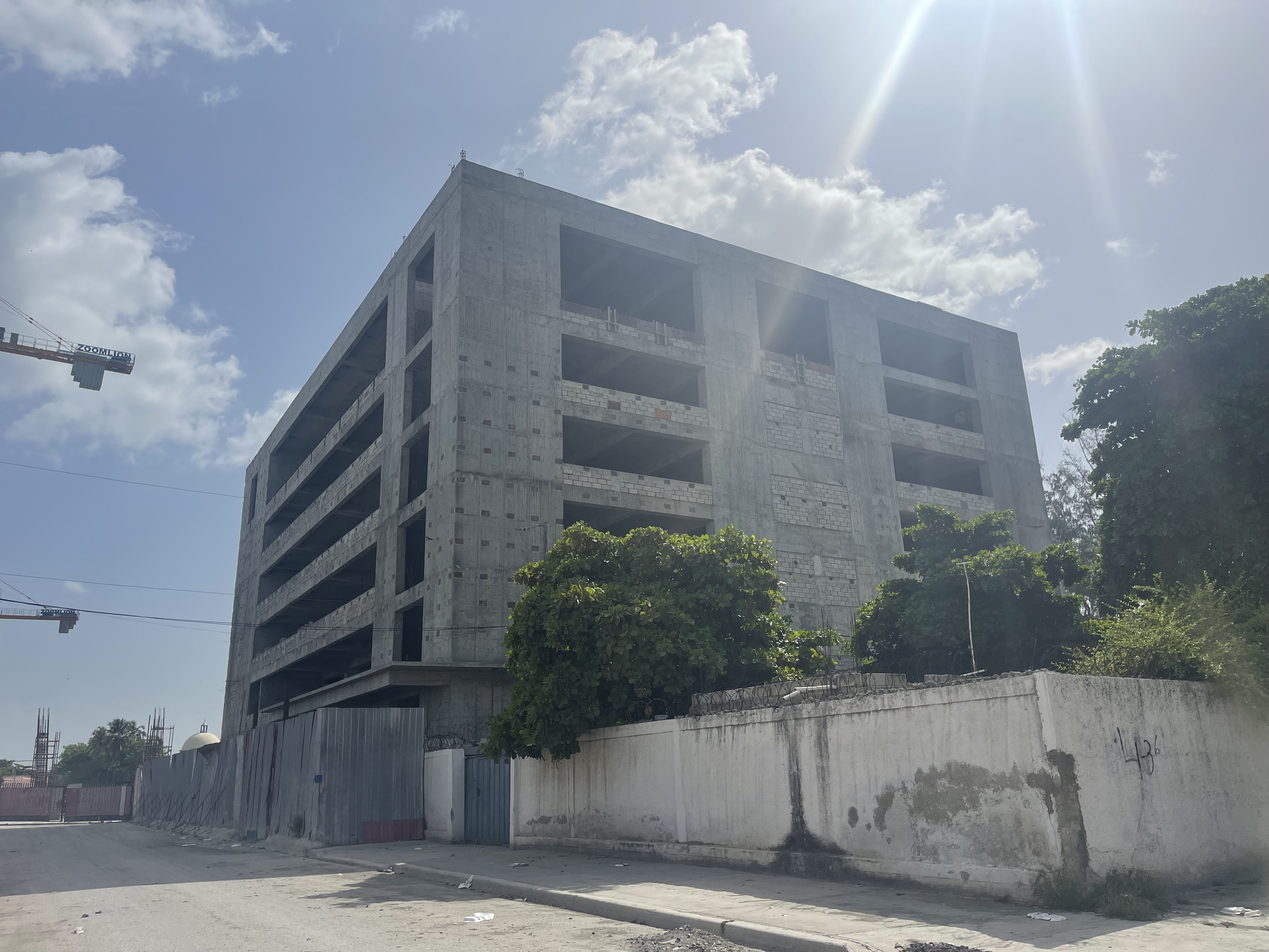 Le parking du futur siège du Parlement de 89 millions de dollars sort de terre