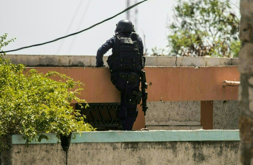 La police émet des avis de recherche contre un ex-sénateur, un homme d’affaires et un ex-fonctionnaire de l’État