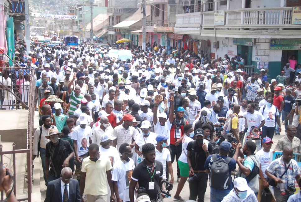 Des Capois marchent pour exiger justice pour le président Jovenel Moïse