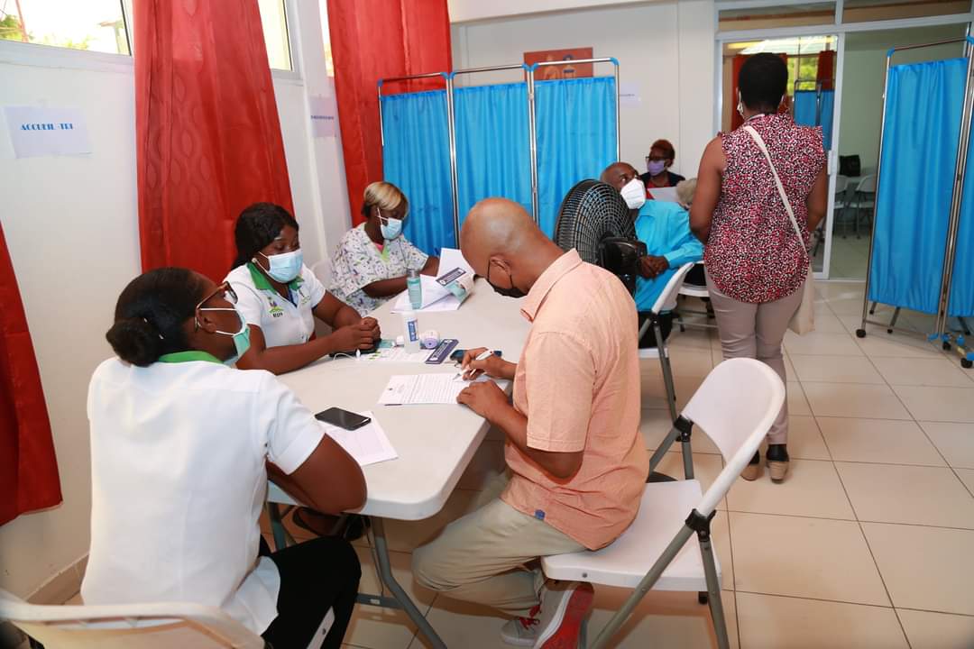 Vaccination contre la Covid-19 : entre actualité politique et passivité du MSPP