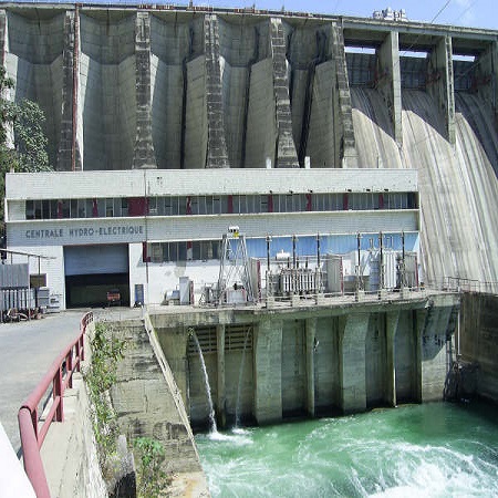 Centrale électrique de Péligre : des employés réclament leur dû et l'intégration des agents de sécurité révoqués illégalement