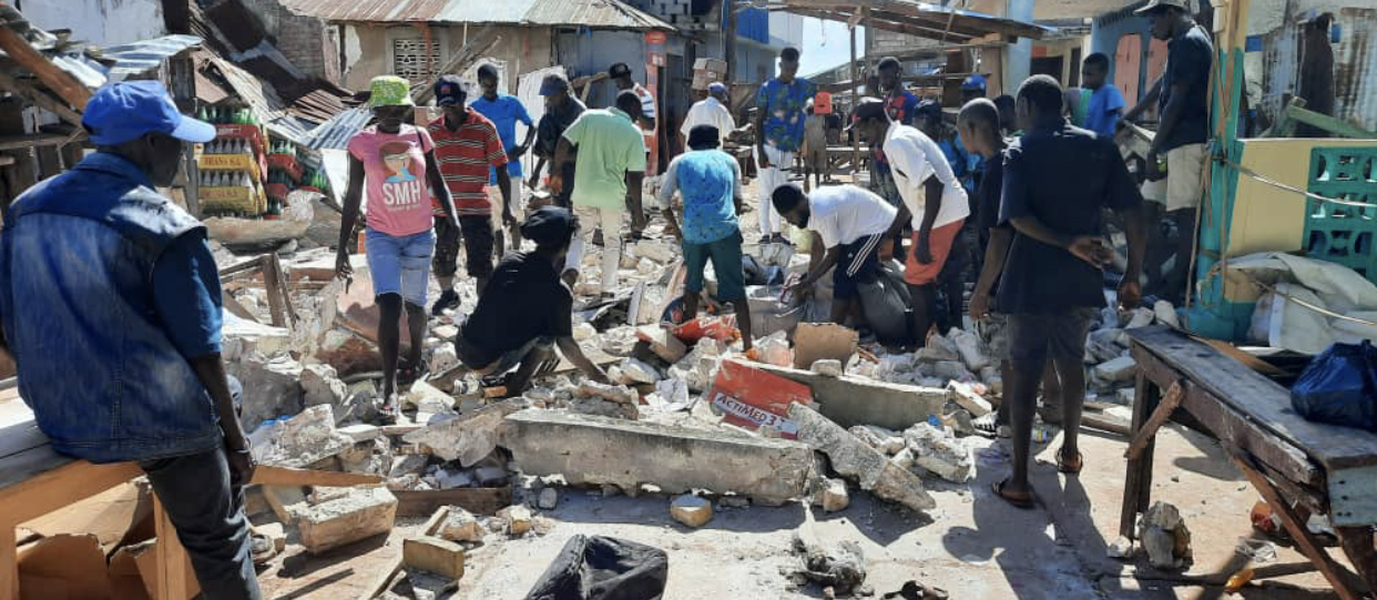 724 décès, plus de 2 800 blessés, nouveau bilan partiel du tremblement de terre