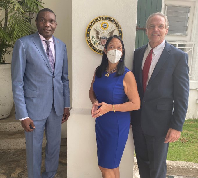 Daniel Foote « préfère un dirigeant inconstitutionnel au lieu de deux dirigeants inconstitutionnels » à la tête du pays