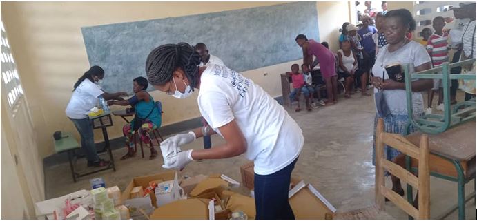 Les médecins diplômés de l'UNIFA viennent en aide aux sinistrés de la Grand’Anse