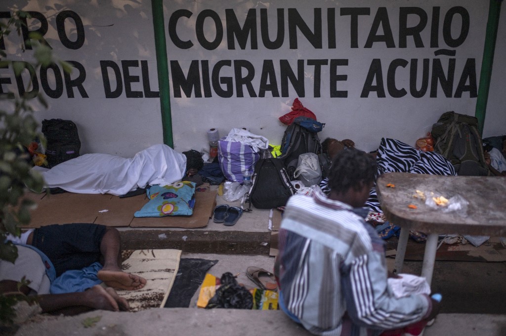 Des migrants haïtiens et centraméricains à destination des États-Unis acceptent de rester au Mexique