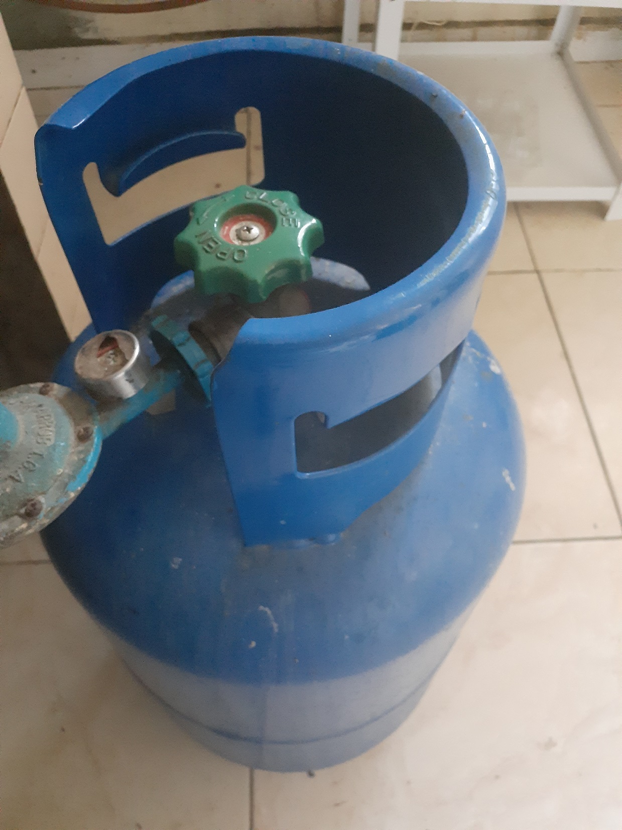 Des importateurs de propane craignent un retour massif au charbon de bois