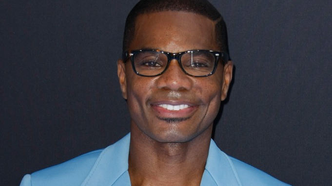 Kirk Franklin chante avec Compassion Youth Choir