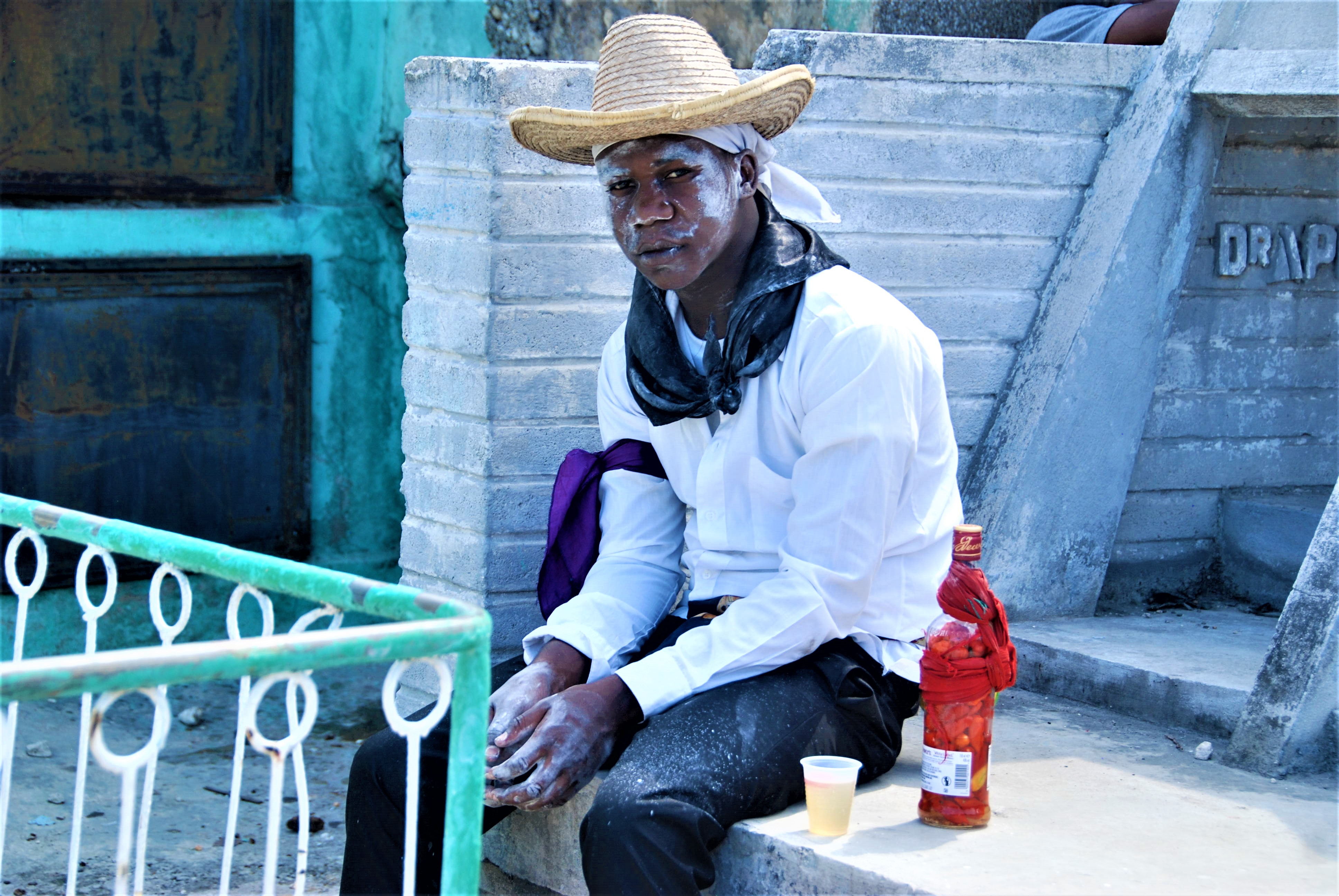 Au cimetière de Port-au-Prince, servir les vivants pour honorer les morts