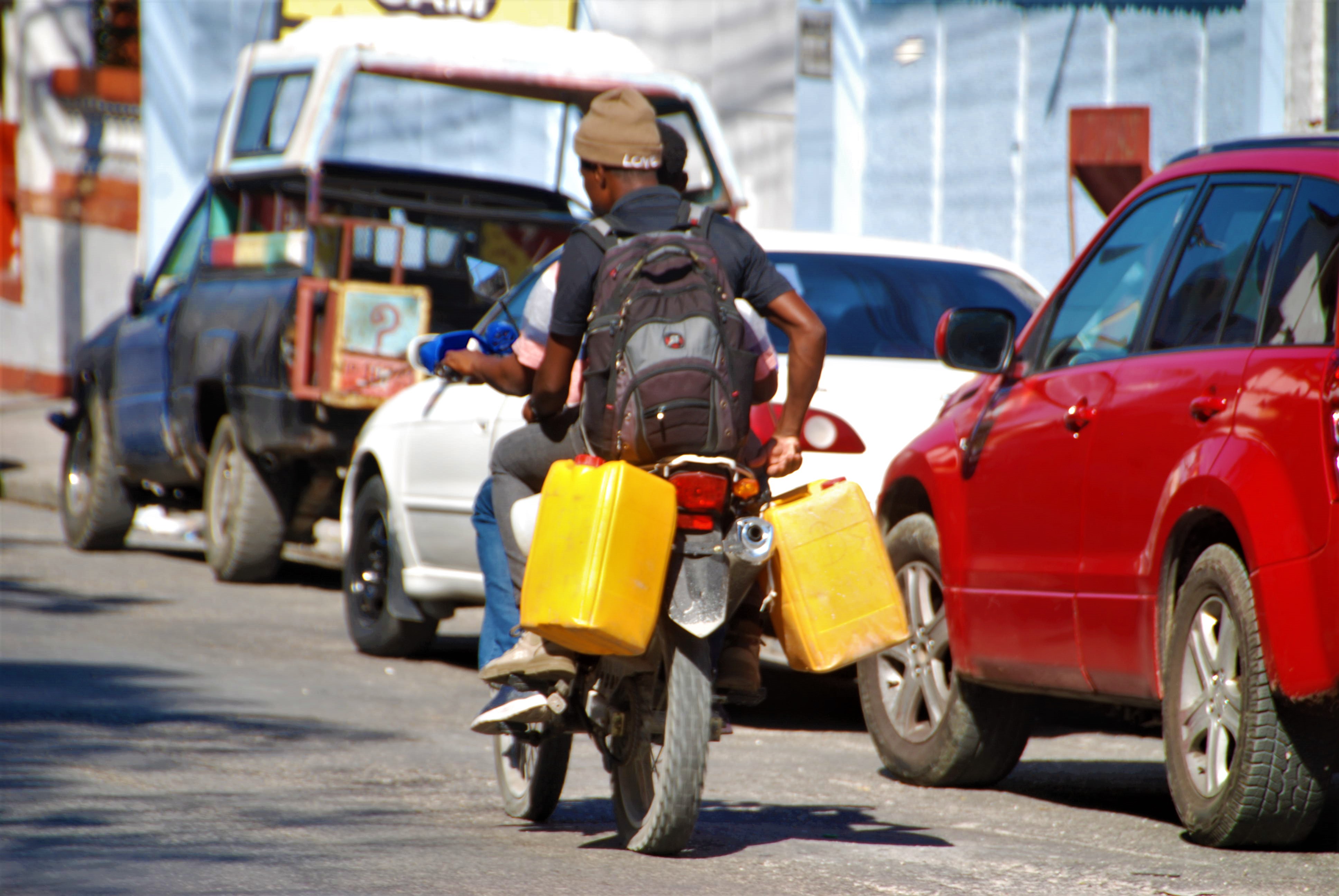 Les gangs bloquent l'approvisionnement des stations d'essence à Port-au-Prince