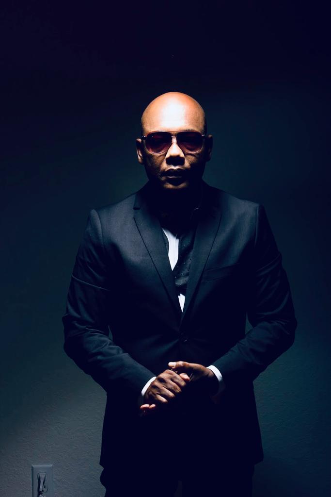 Brutus vous invite à patienter : Zenglen ap vini !