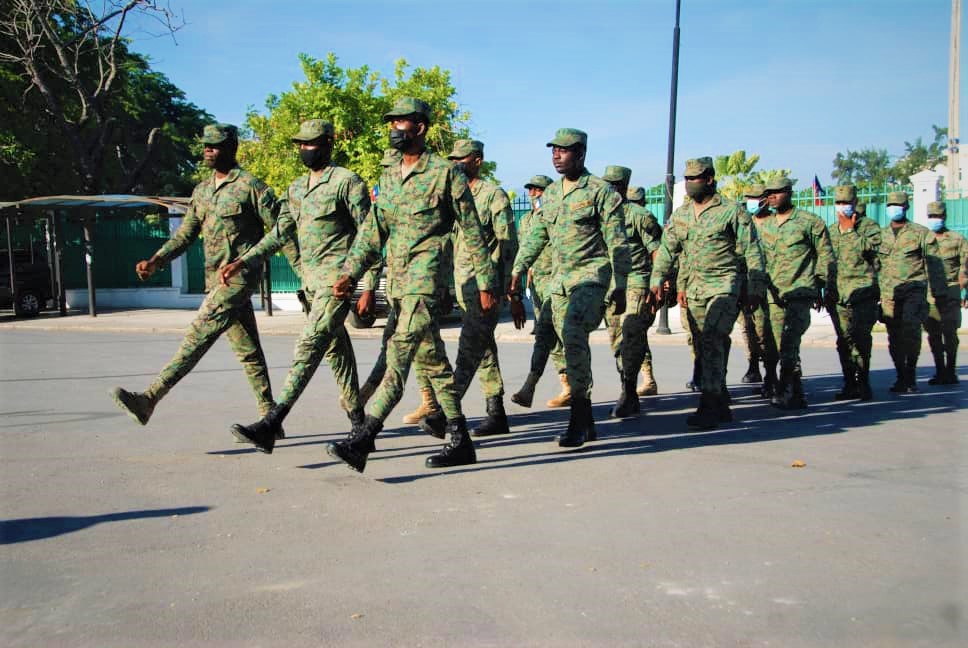 Le ministère de la Défense apporte des clarifications, le directeur général menacé de poursuites pour diffamation