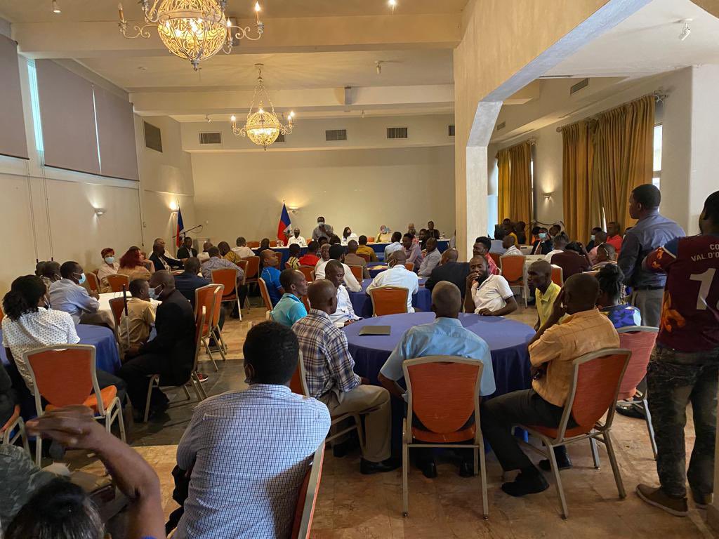 L’accord de Montana avance lentement, l’accord de la Primature a un gouvernement en fonction