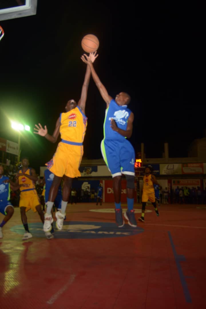 La SOGEBANK bat Produits Méga et force un troisième match