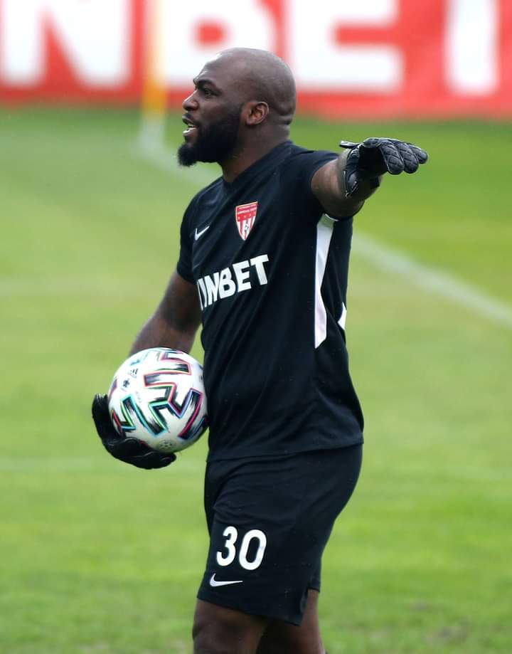 Nazon et QRM éliminés, Johnny Placide conduit SC Bastia en huitième de finale