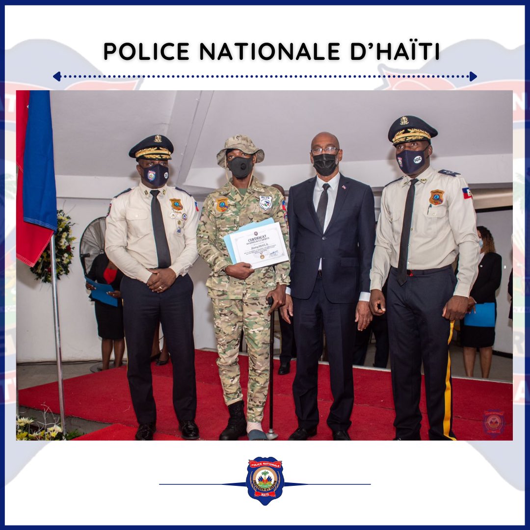 87 policiers honorés pour leur comportement exemplaire en 2021