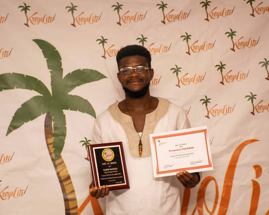 Frantzley Valbrun: « pwezi se tout sa ki abite nou»