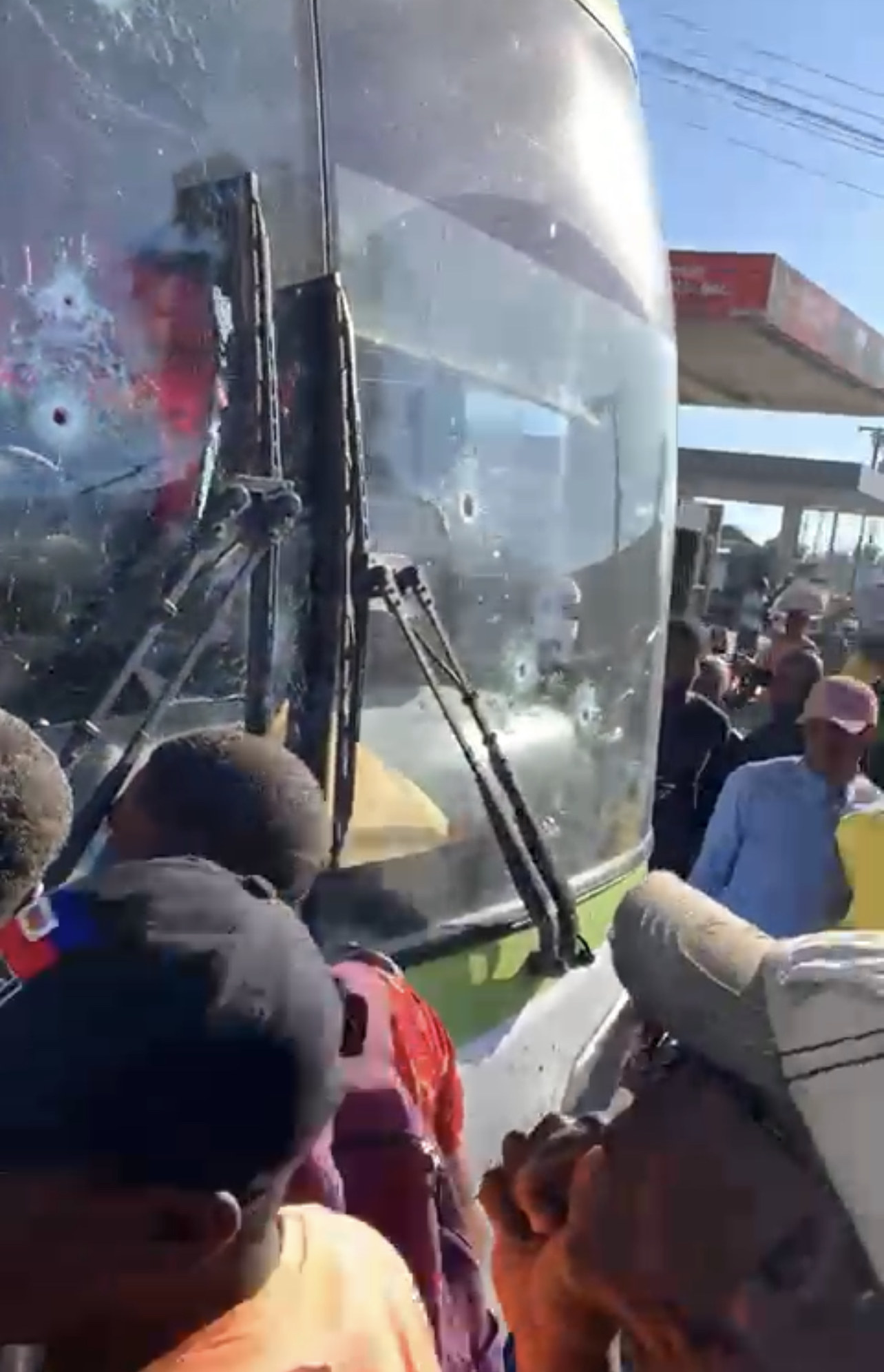 Encore un bus attaqué à Martissant, un policier perd la vie